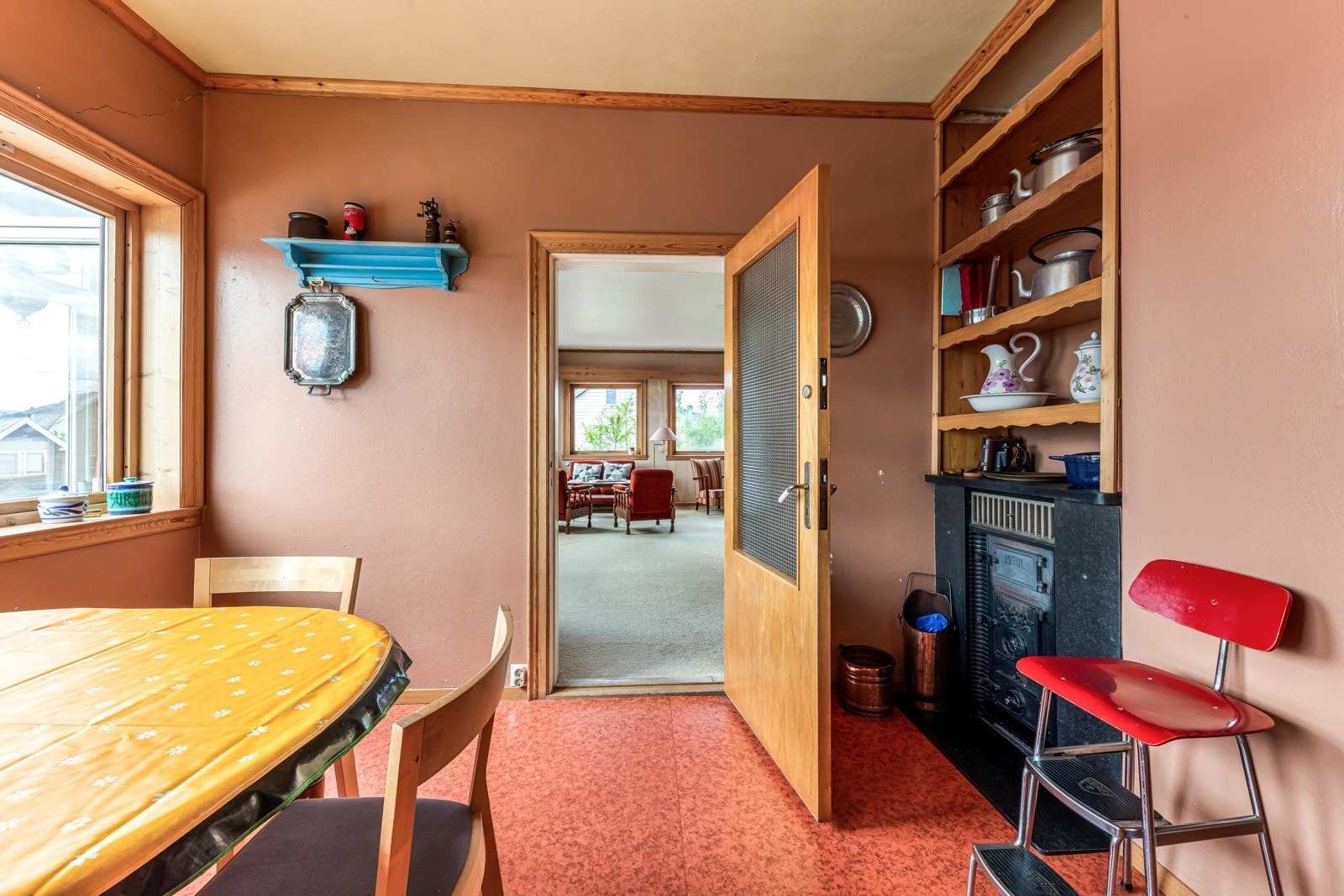 Plan 2 - kjøkken med vedomn Galleribilde