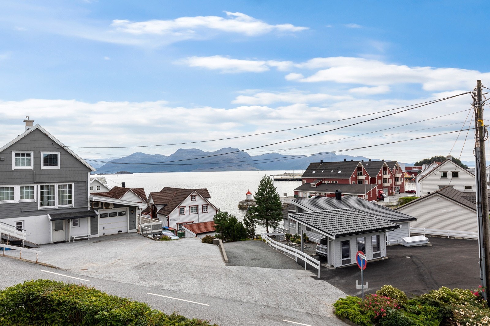 Utsikt frå eigedomen Galleribilde