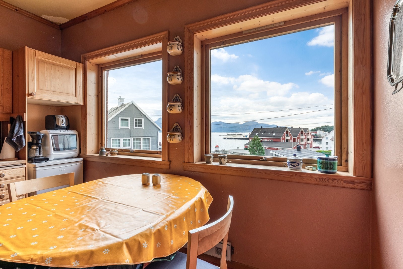 Plan 2 - spiseplass på kjøkken med utsikt Galleribilde