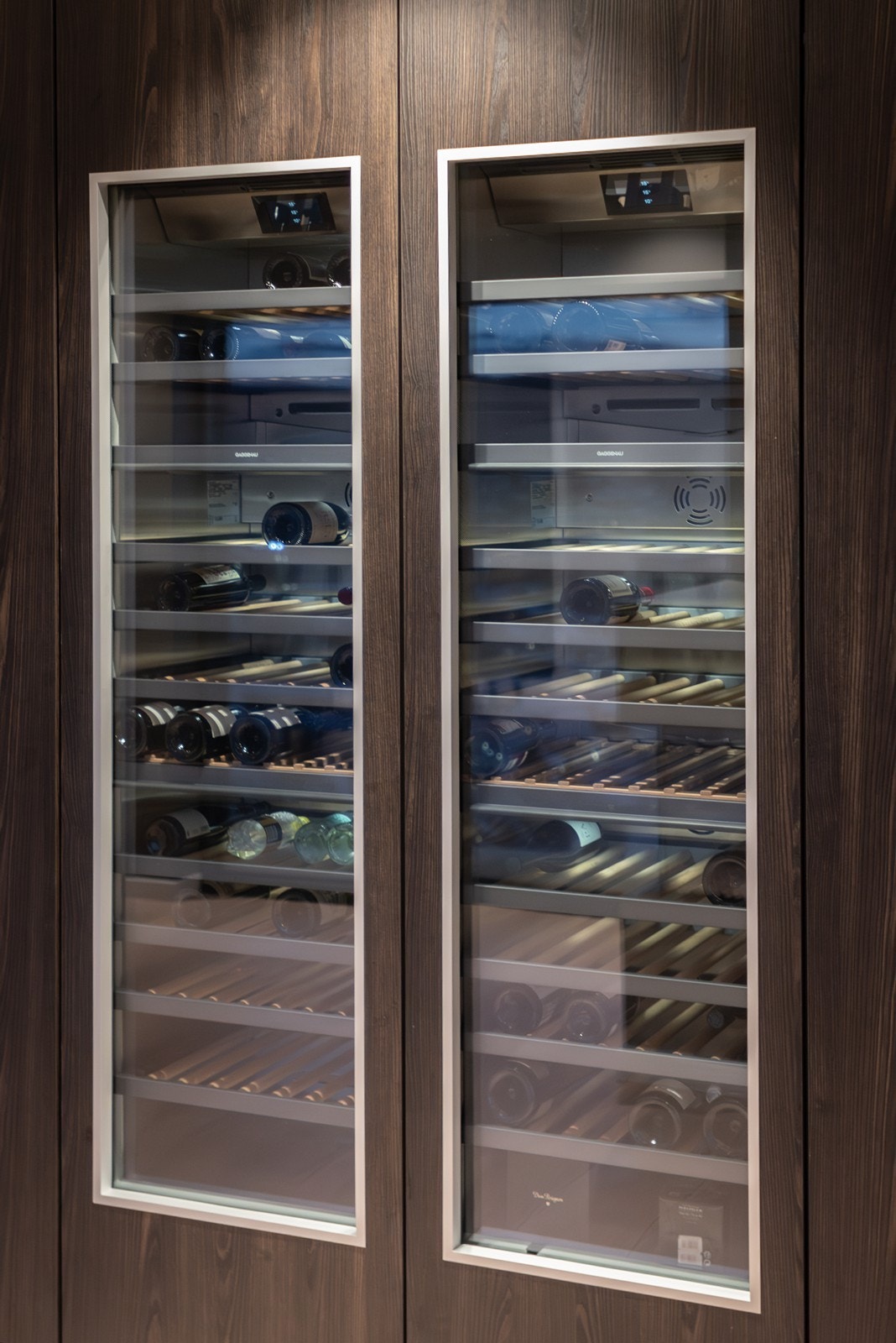 Eksklusivt dobbelt vinskap levert via Poggenpohl Galleribilde