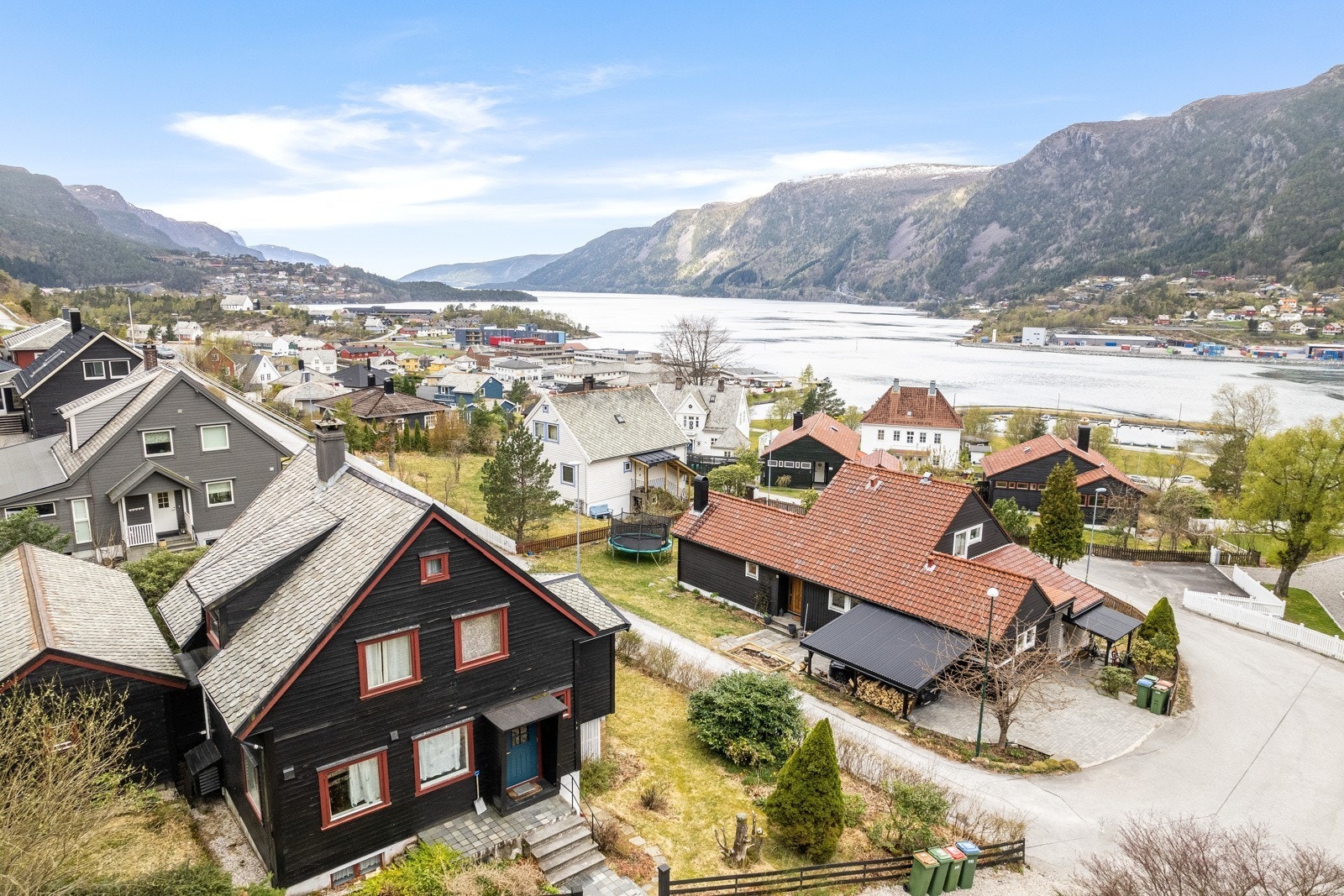 445_04ff7d38-c7d9-46f1-a6c4-d4e92eb39f0a.jpg Galleribilde