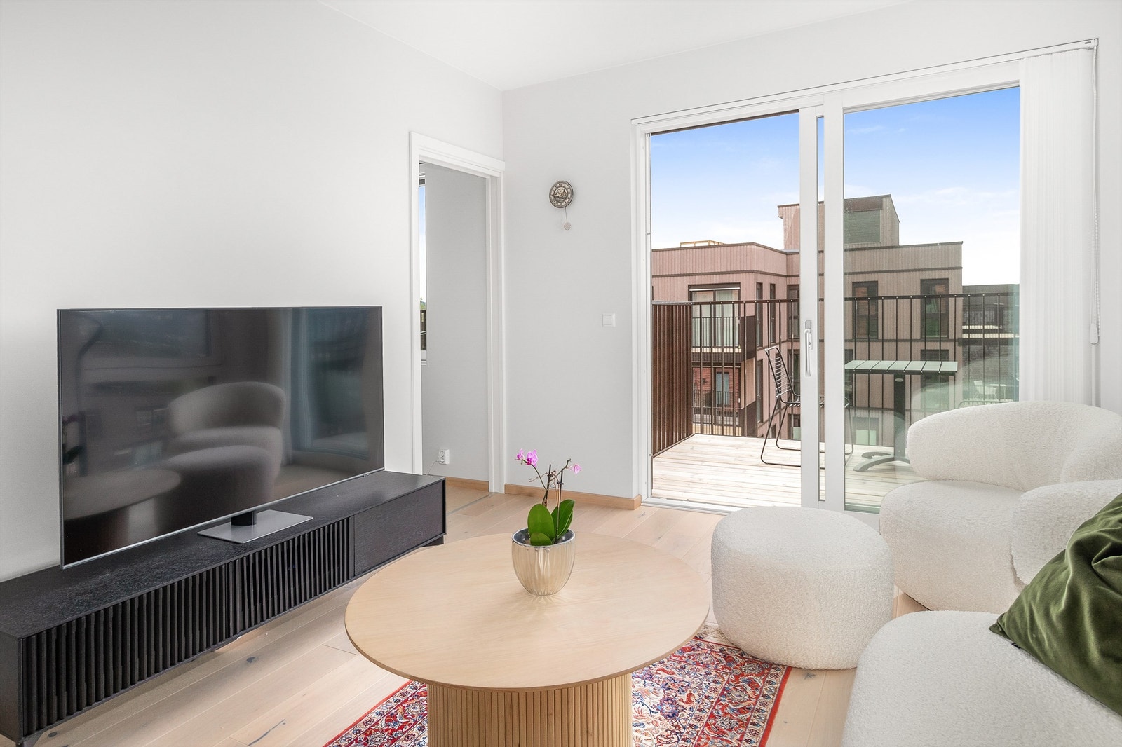 Stue med utgang til balkong Galleribilde