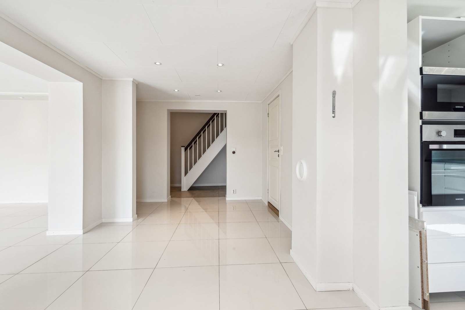 Gjennomgående lyse overflater, som gjør det lett å sette sitt eget preg. Galleribilde