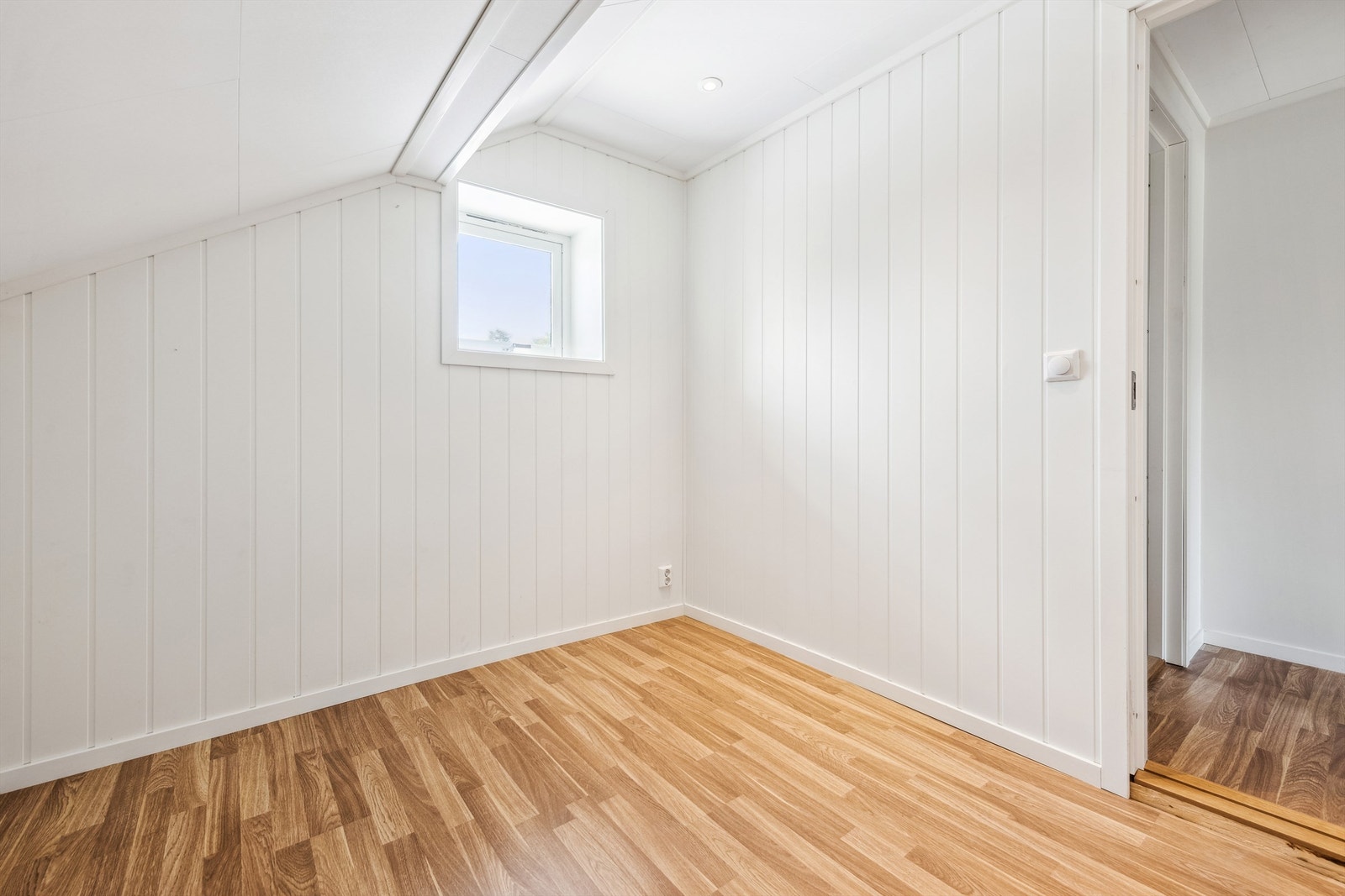 Rom som ikke er godkjent for varig opphold. Galleribilde