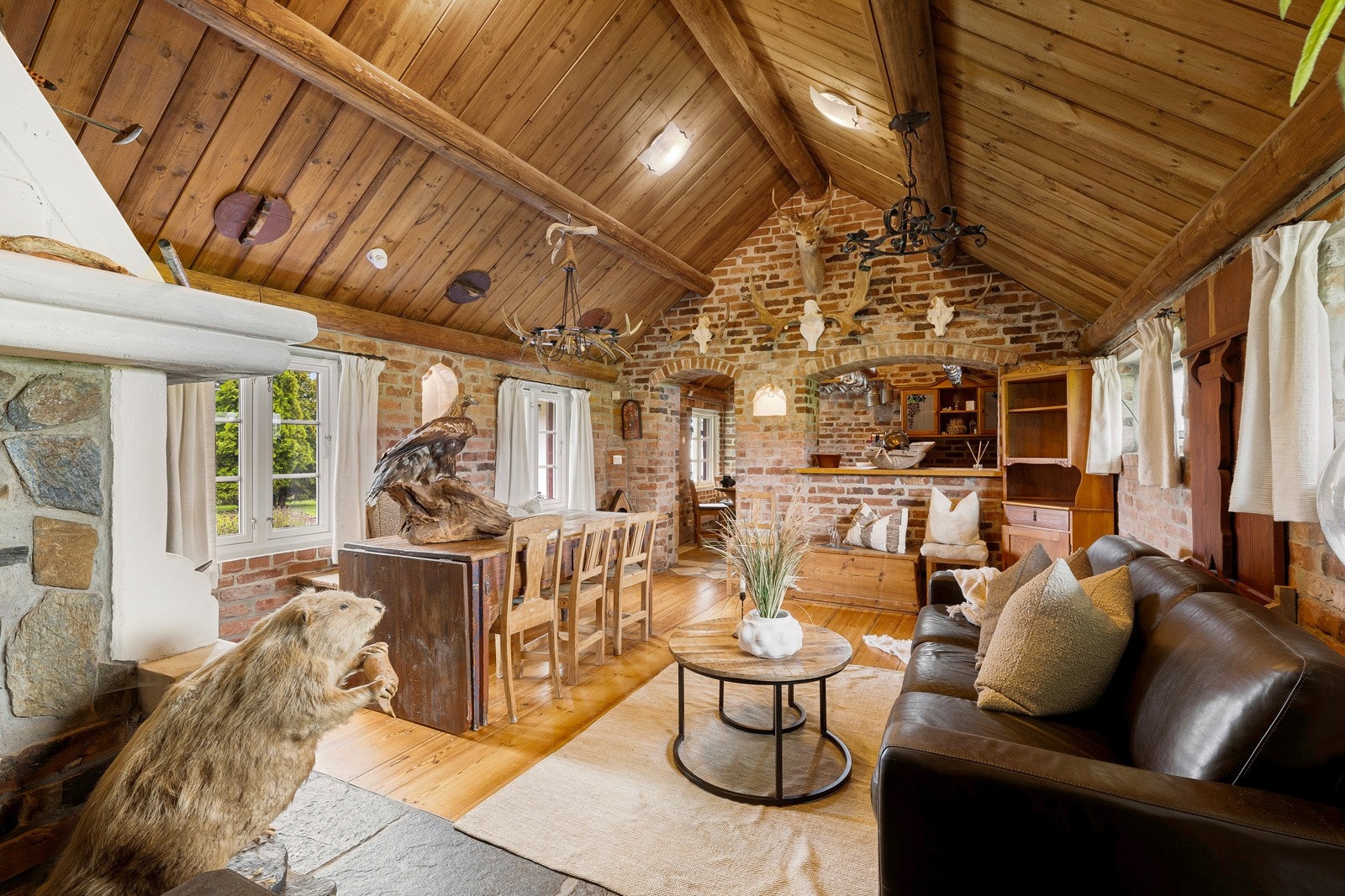 - Eldhuset er komplett innredet med stue, soverom, bad og kjøkken - Galleribilde