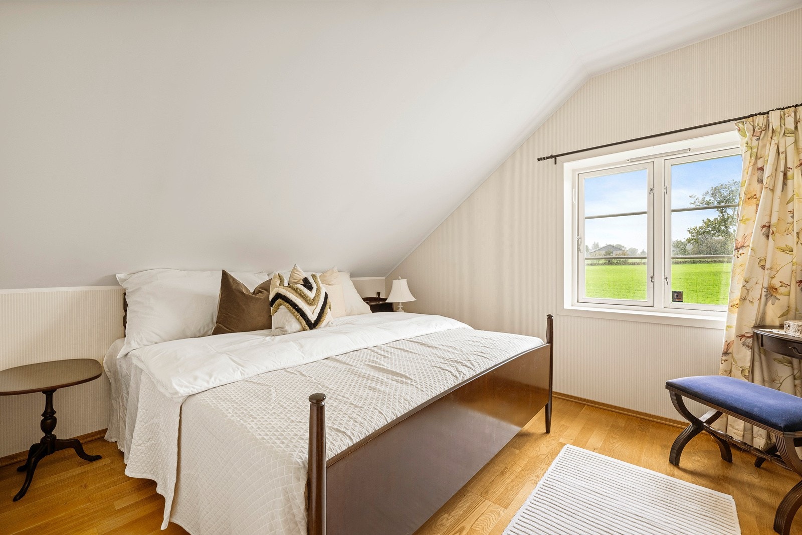 - Hovedsoverom av god størrelse - Galleribilde