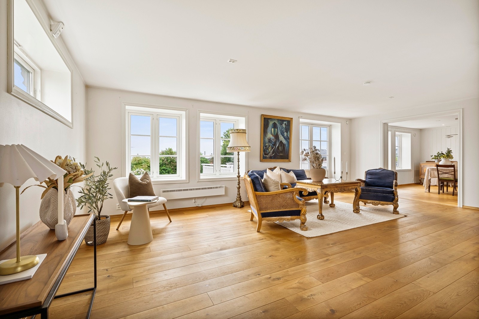 - Store vindusflater og god planløsning - Galleribilde