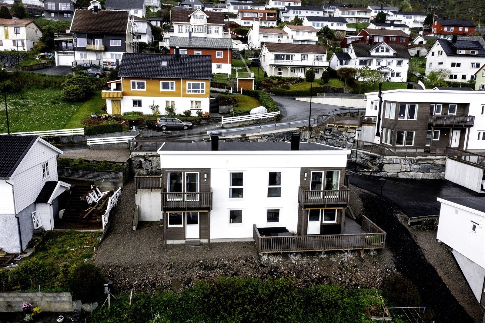 Halvpart tomannsbolig med moderne standard Galleribilde