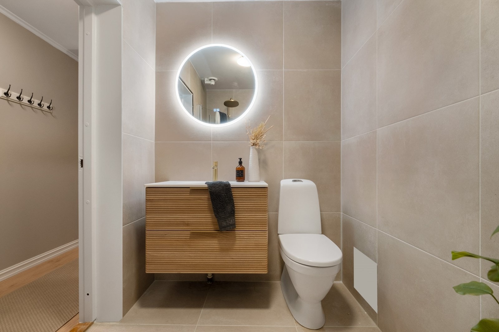 Badet har en moderne innredning og fremstår meget innbydende. Galleribilde