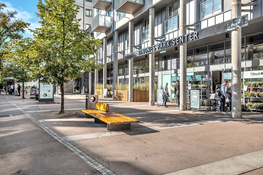 Ringnes Park Senter ligger rett ved leiligheten. Her finner du bl.a. stor Meny butikk, kino, treningssenter m.m. Galleribilde