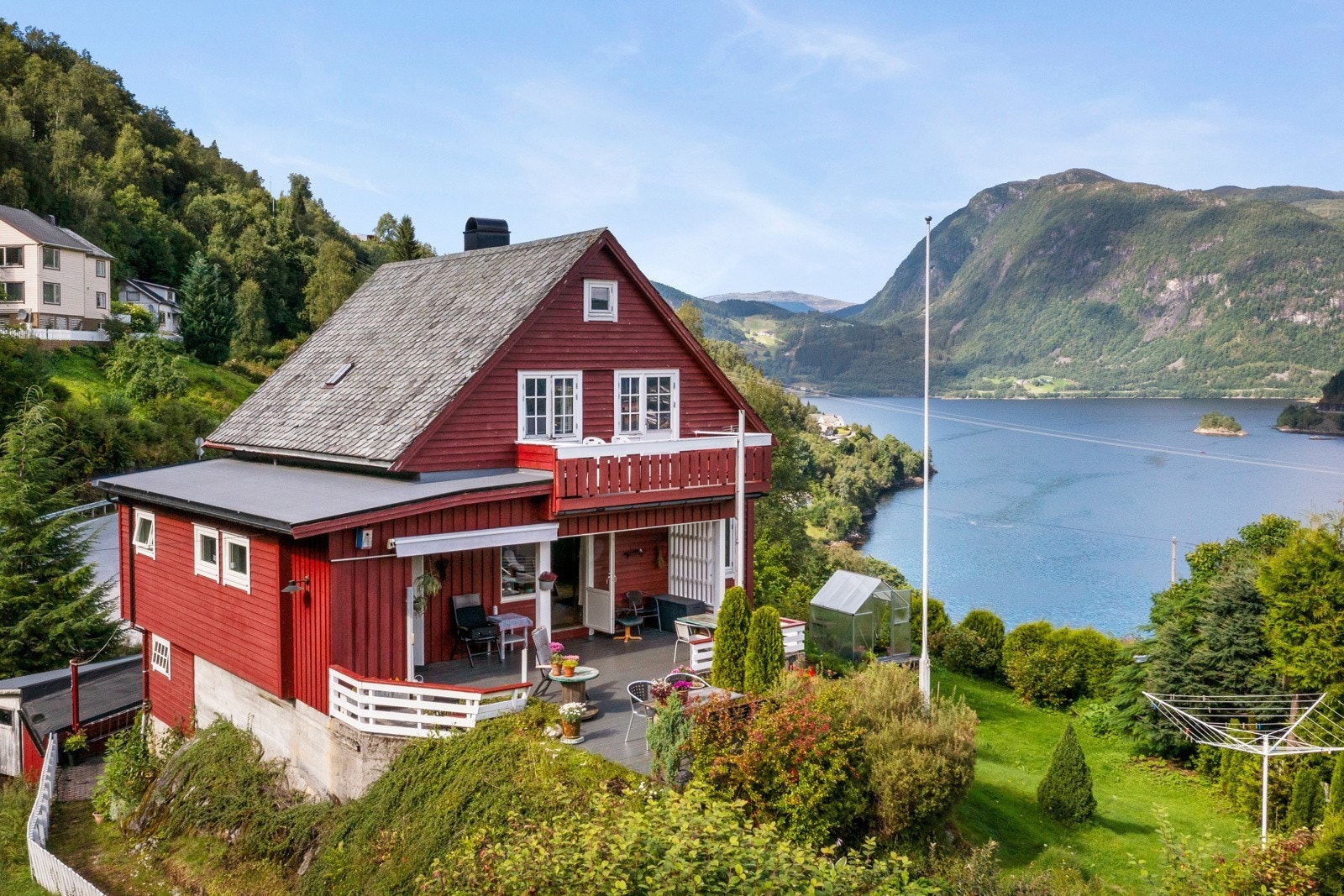 Velkommen til Førdefjordvegen 240 Galleribilde