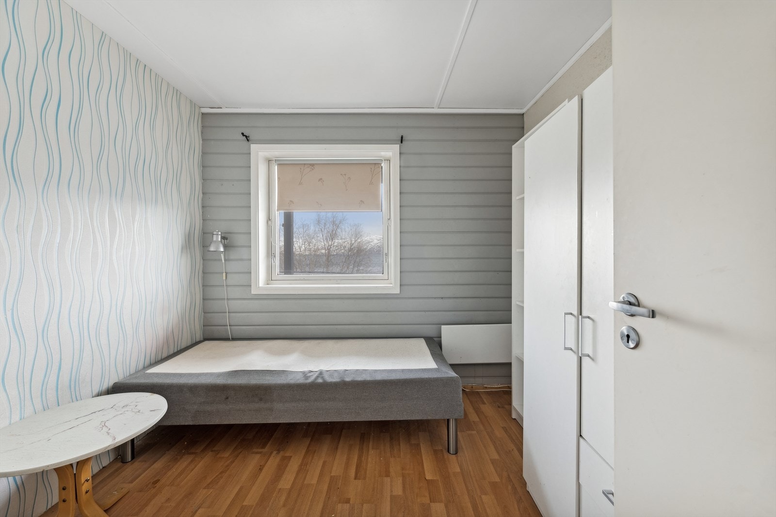 Rom i underetasje innredet som soverom. Ikke omsøkt/godkjent. Se pkt. ferdigattest. Galleribilde