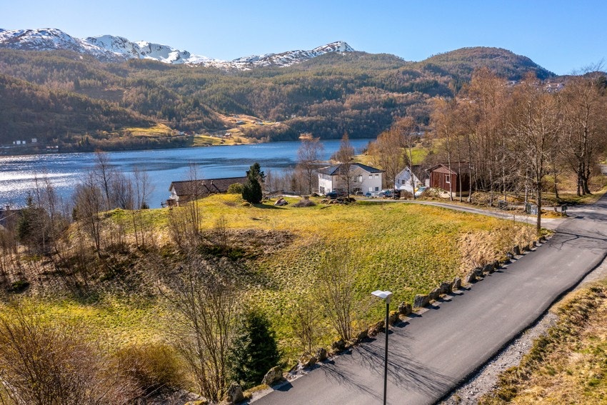 Bustadtomt med fin beliggenheit på Hornnes Galleribilde