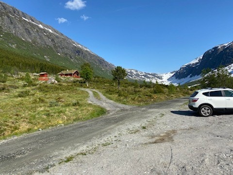 Felles parkerinsplass langs Dalsvegen Galleribilde