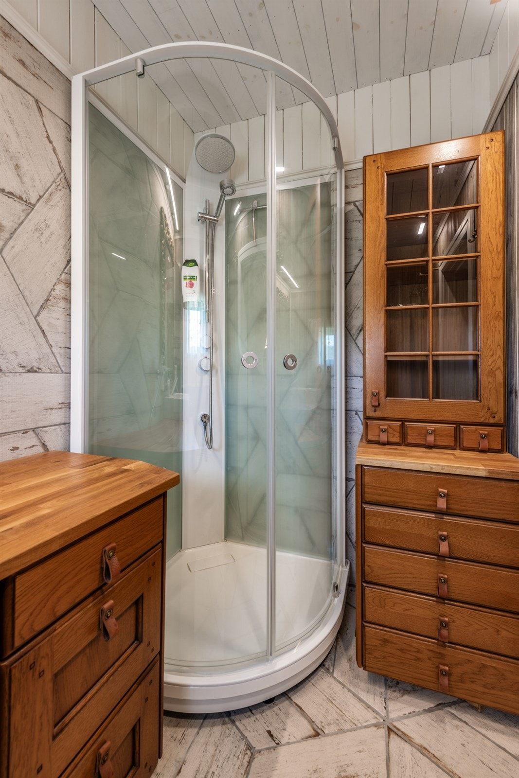 Flislagt bad. Galleribilde