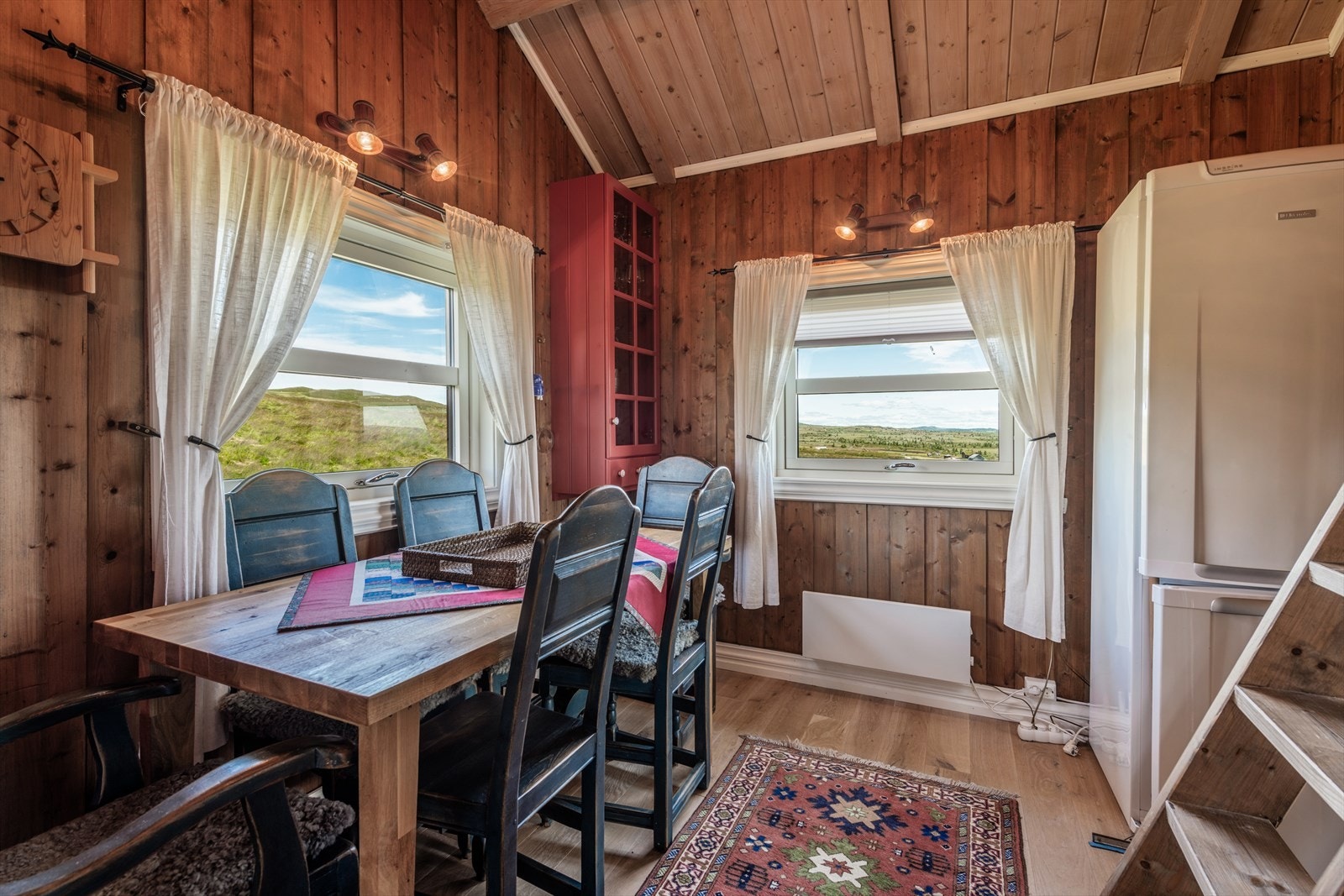 Trapp opp til hems. Galleribilde