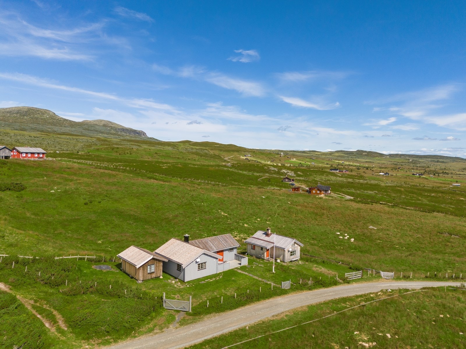 Grytingen skimtes i bakgrunn. Galleribilde