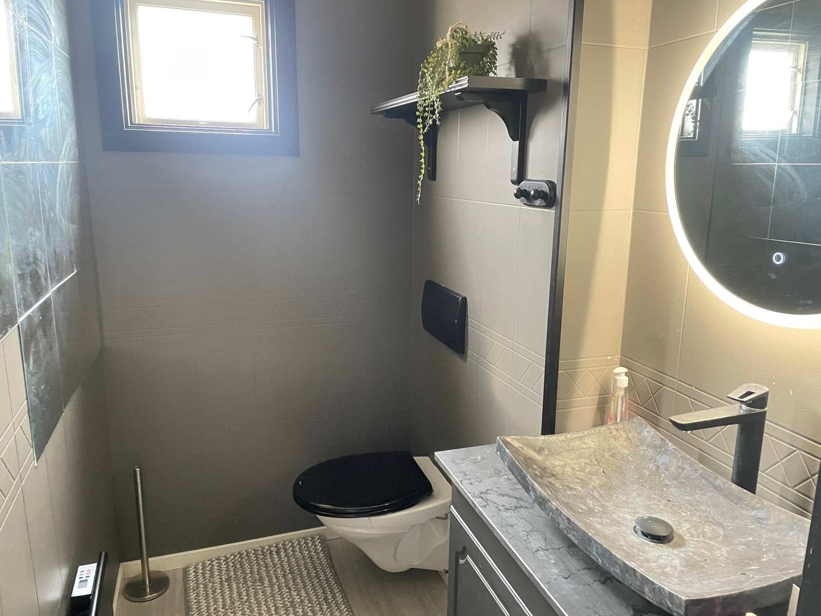 Toalett Galleribilde