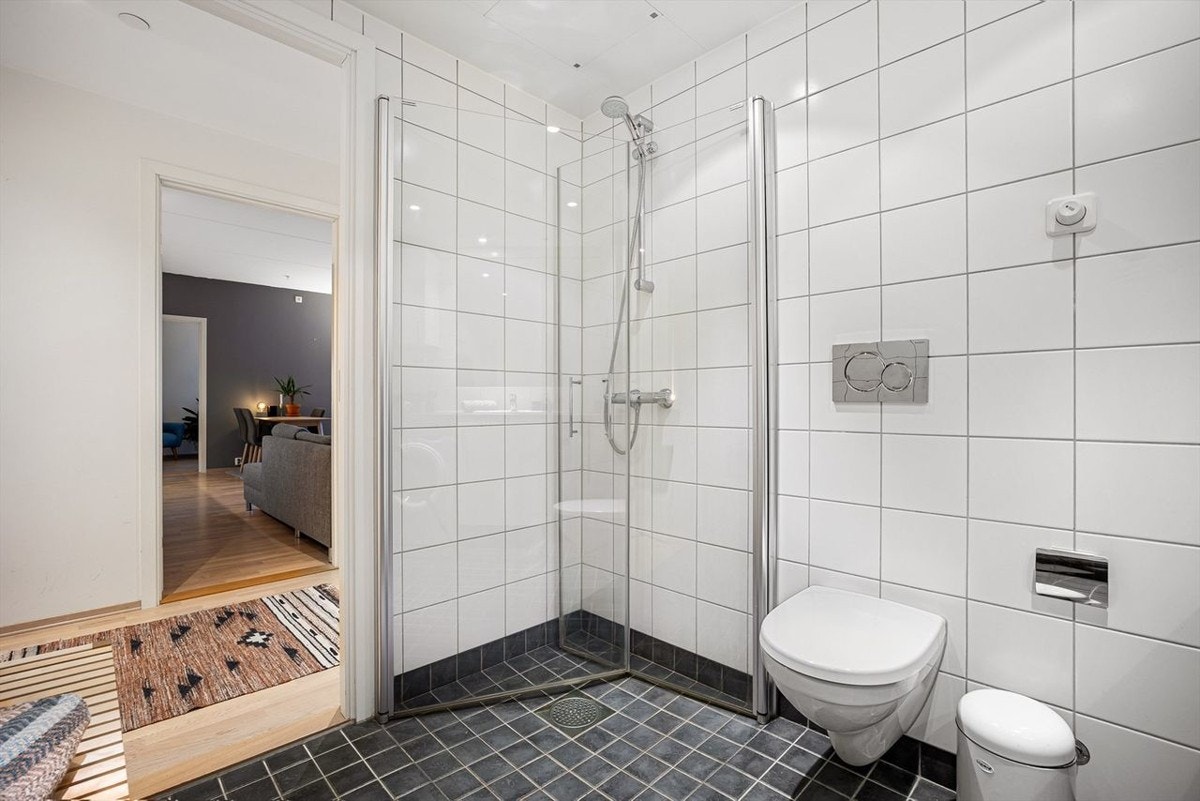 Downlights i himling og varme i gulv. Galleribilde