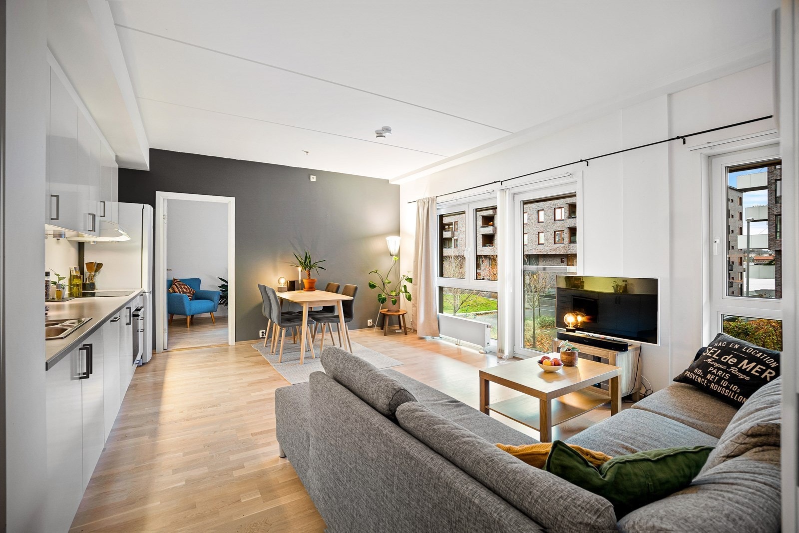 Lys og flott 3-roms med god standard og svært bra planløsning. Galleribilde