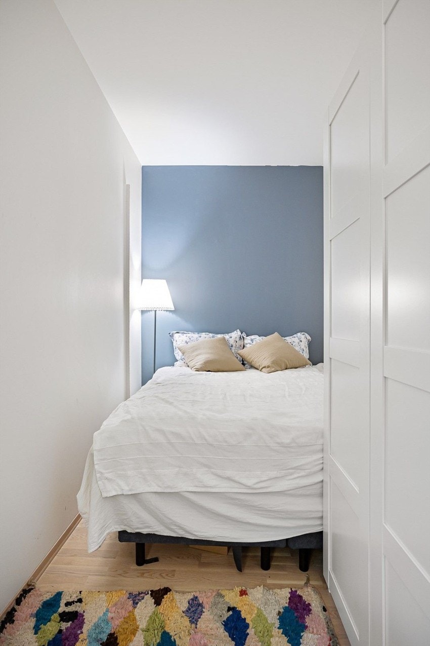 Pent garderobeskap. Galleribilde