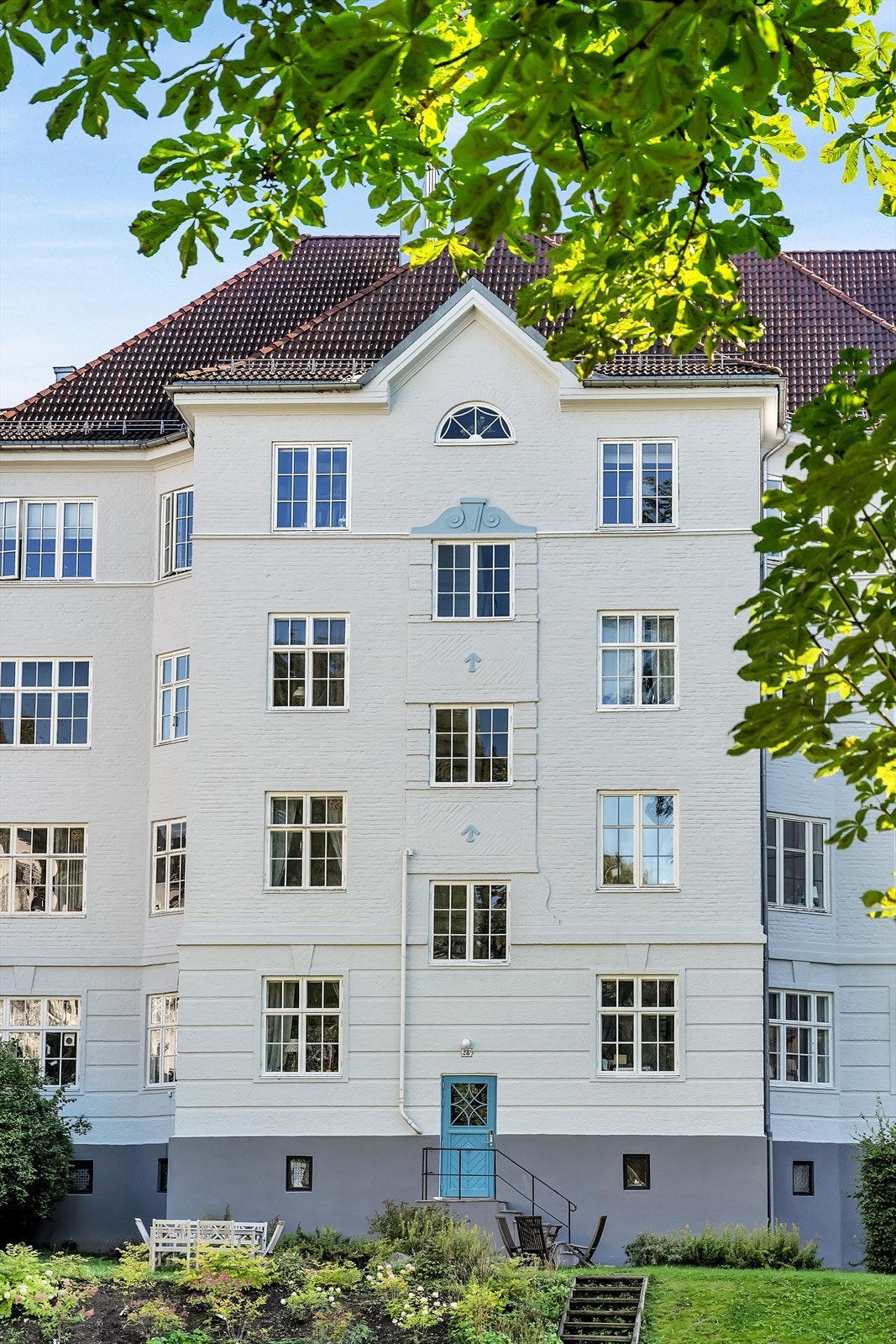 Vakker og velholdt bygård. Galleribilde