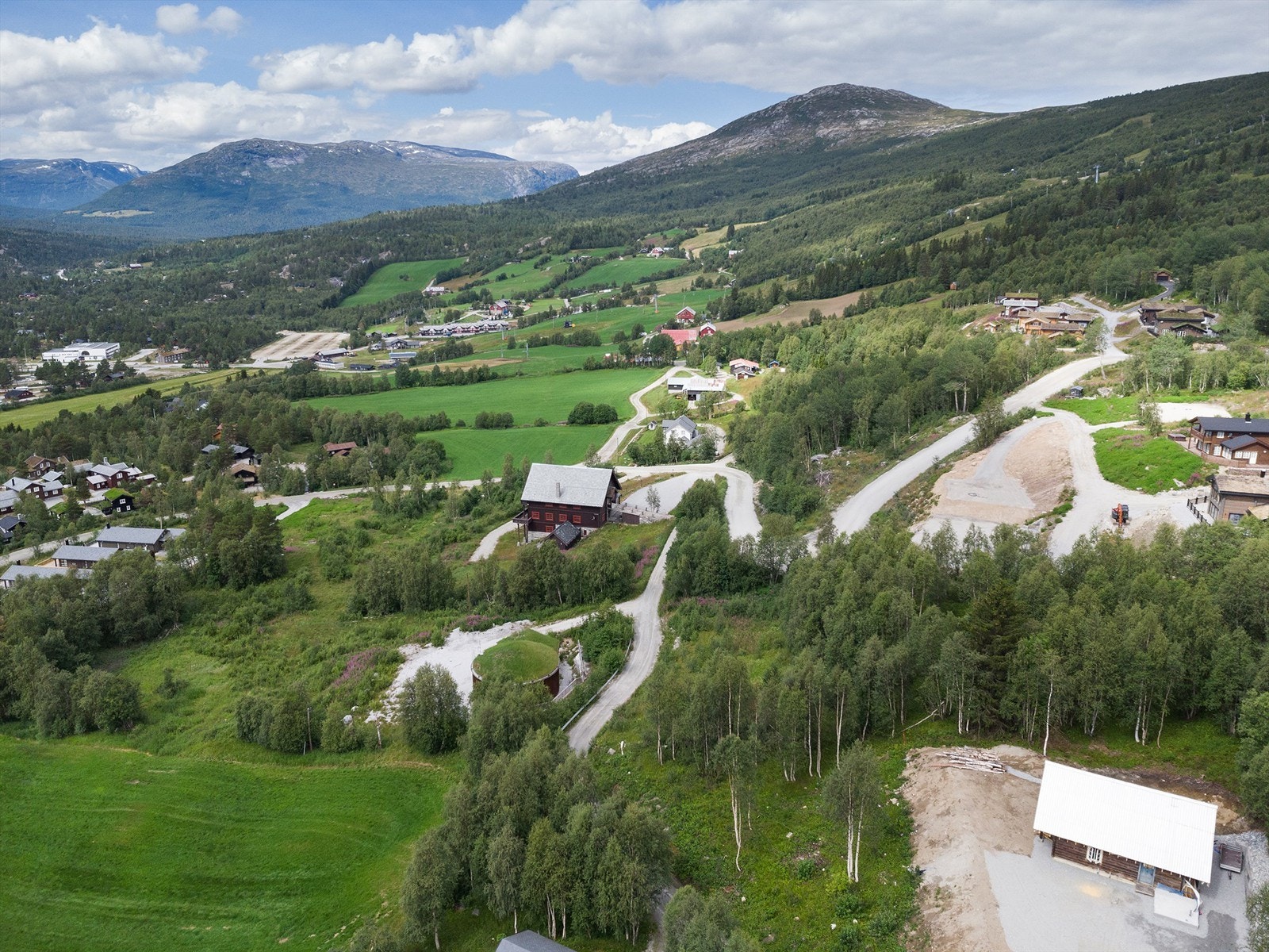 Dronebilde tatt fra øst Galleribilde