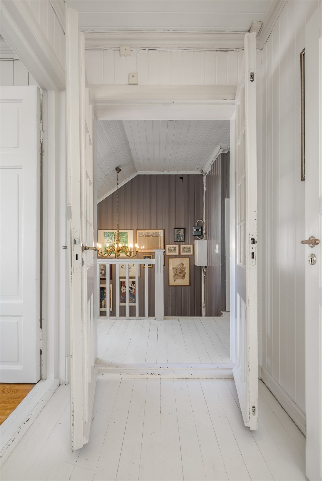 Mellomgang i 2. etg. Nydelige detaljer. Galleribilde