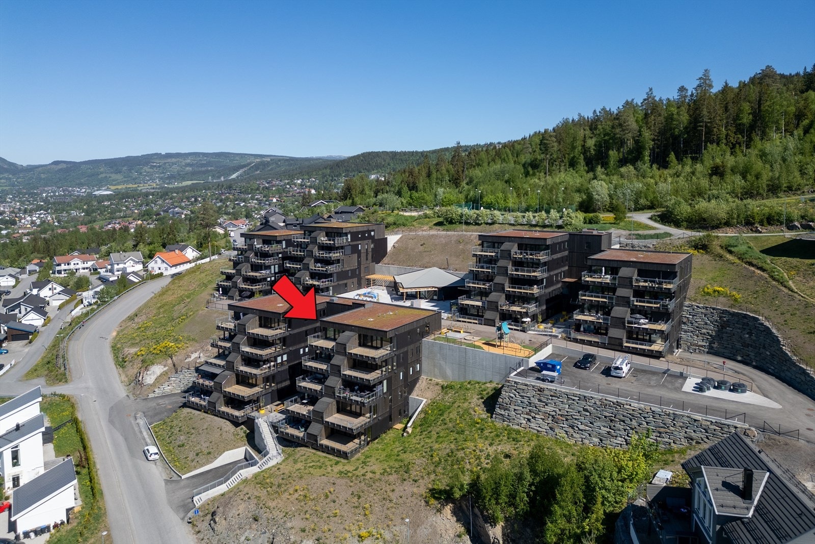 Fra leiligheten er det nærhet til blant annet marka, butikker og kollektiv transport Galleribilde