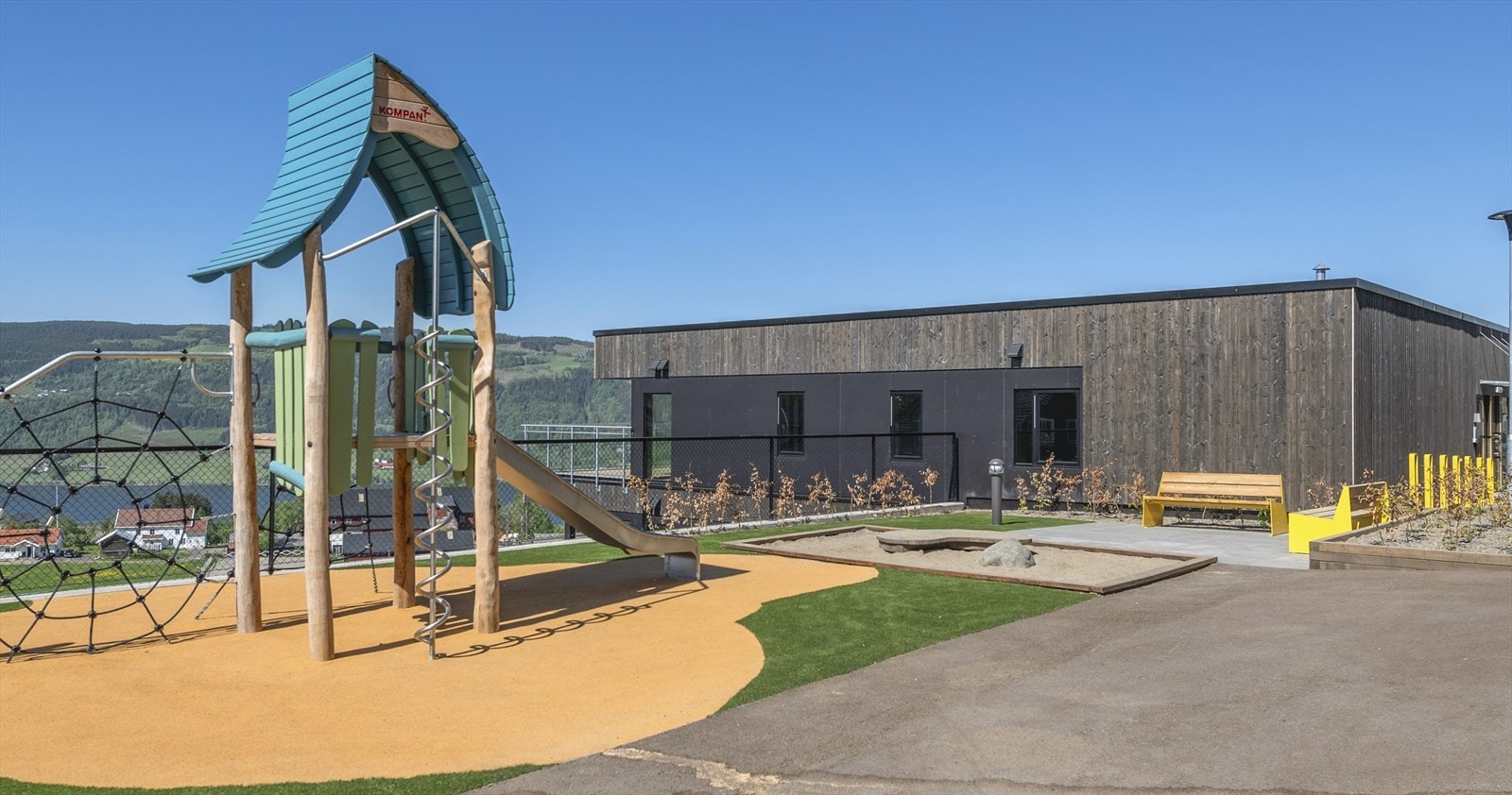 På fellesarealene vil det være lekeplass for de minste, to gjesteleilighet for de besøkende og felles treningsrom for beboerne. Galleribilde