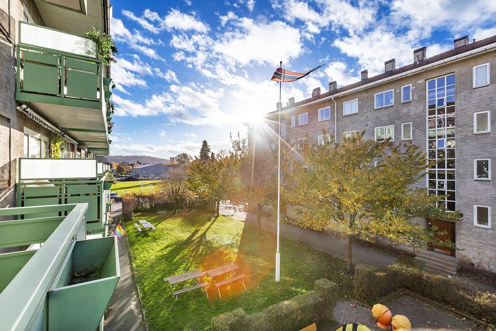 Balkongen er vendt mot indre gårdsrom Galleribilde