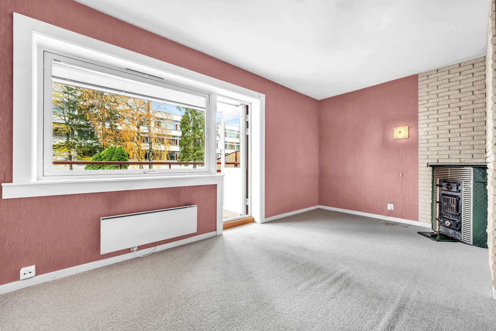 Stuen har utgang til vestvendt balkong. Galleribilde