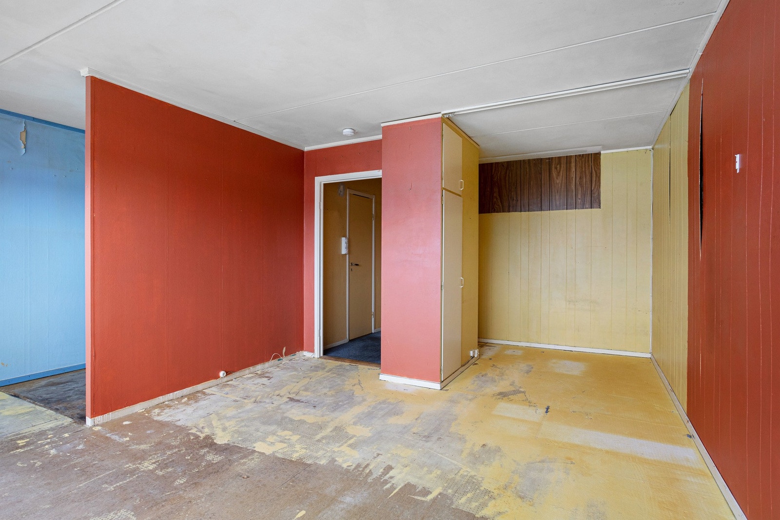 Stuen har plass til sofa. Galleribilde