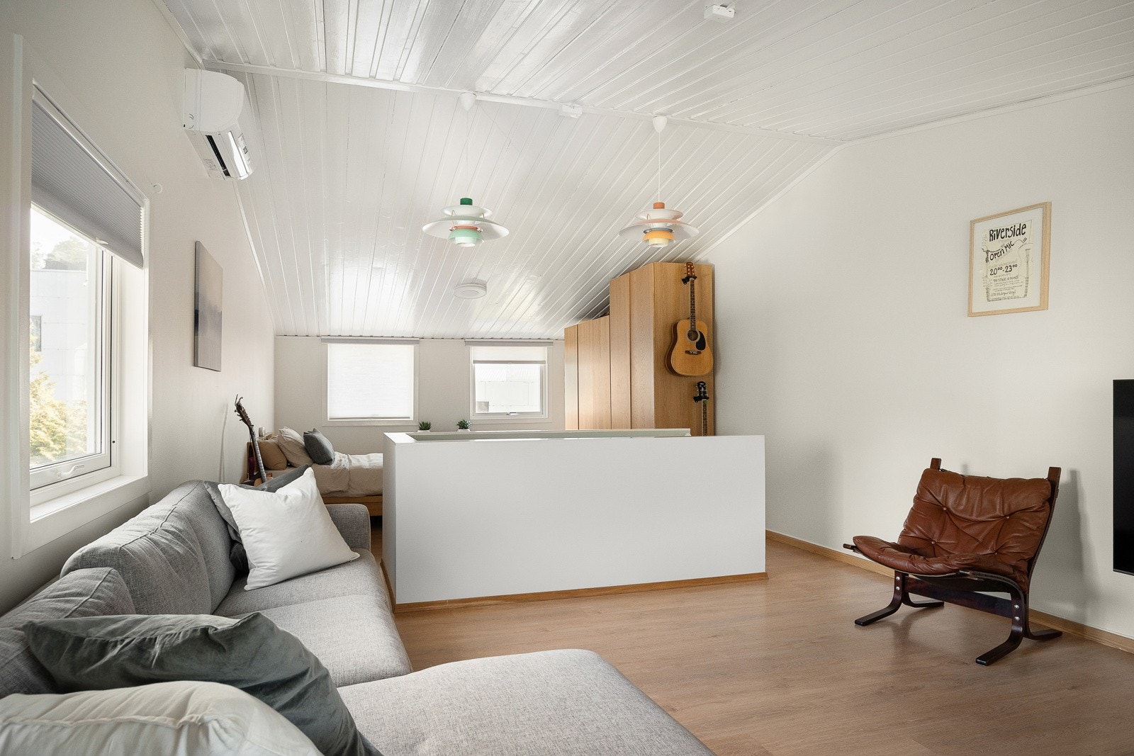 Enkelte naboer i sameiet har etablert bad og 3 soverom i denne etasjen. Galleribilde