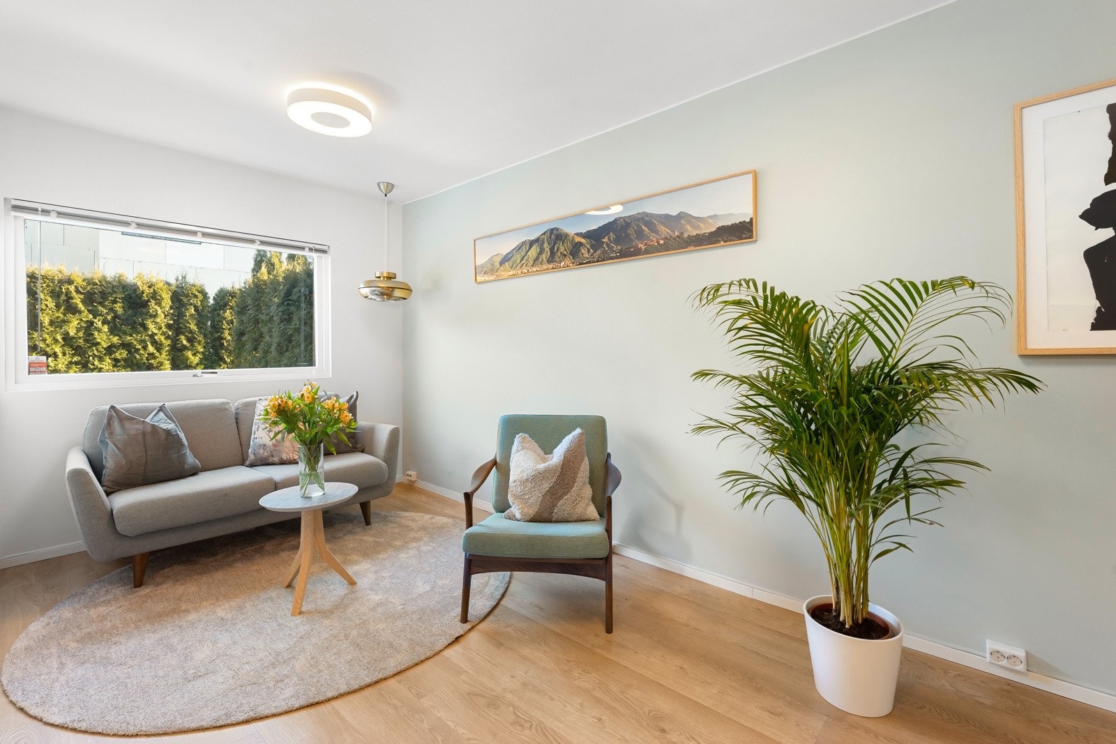 Alle etasjer i boligen ble malt i 2023. Galleribilde