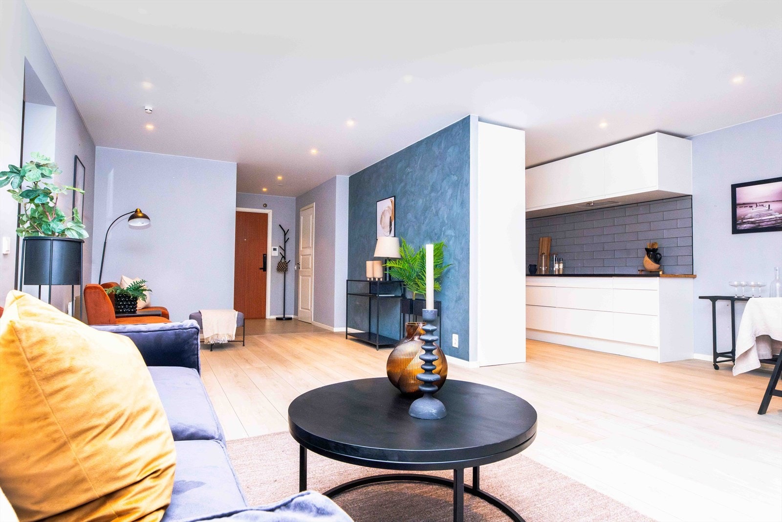 Hele leiligheten er pusset opp i 2017 Galleribilde