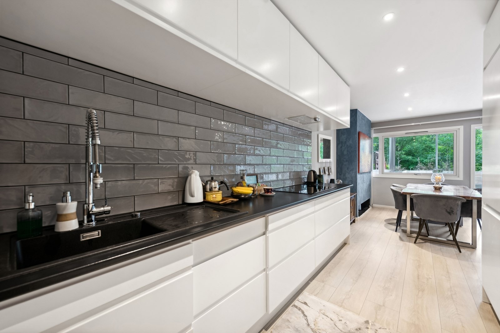 Moderne og pent kjøkken fra 2017 Galleribilde