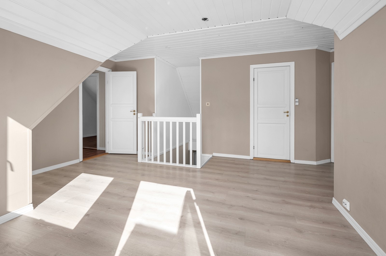 Loftstue Galleribilde