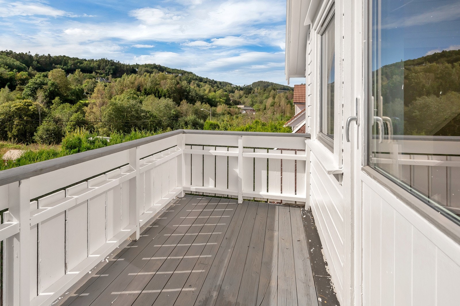 Veranda med utgang fra loftstue Galleribilde