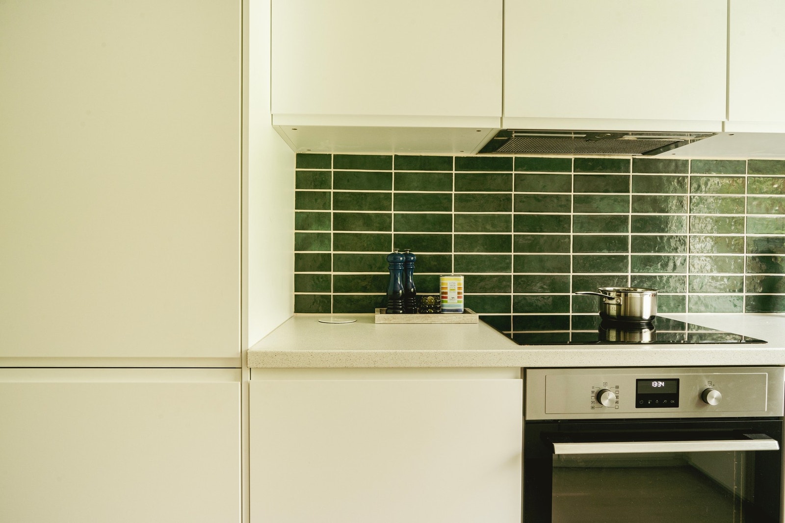 Fine løsninger med integrerte hvitevarer som kjøleskap fra samsung og oppvaskemaskin fra Electrolux. Galleribilde