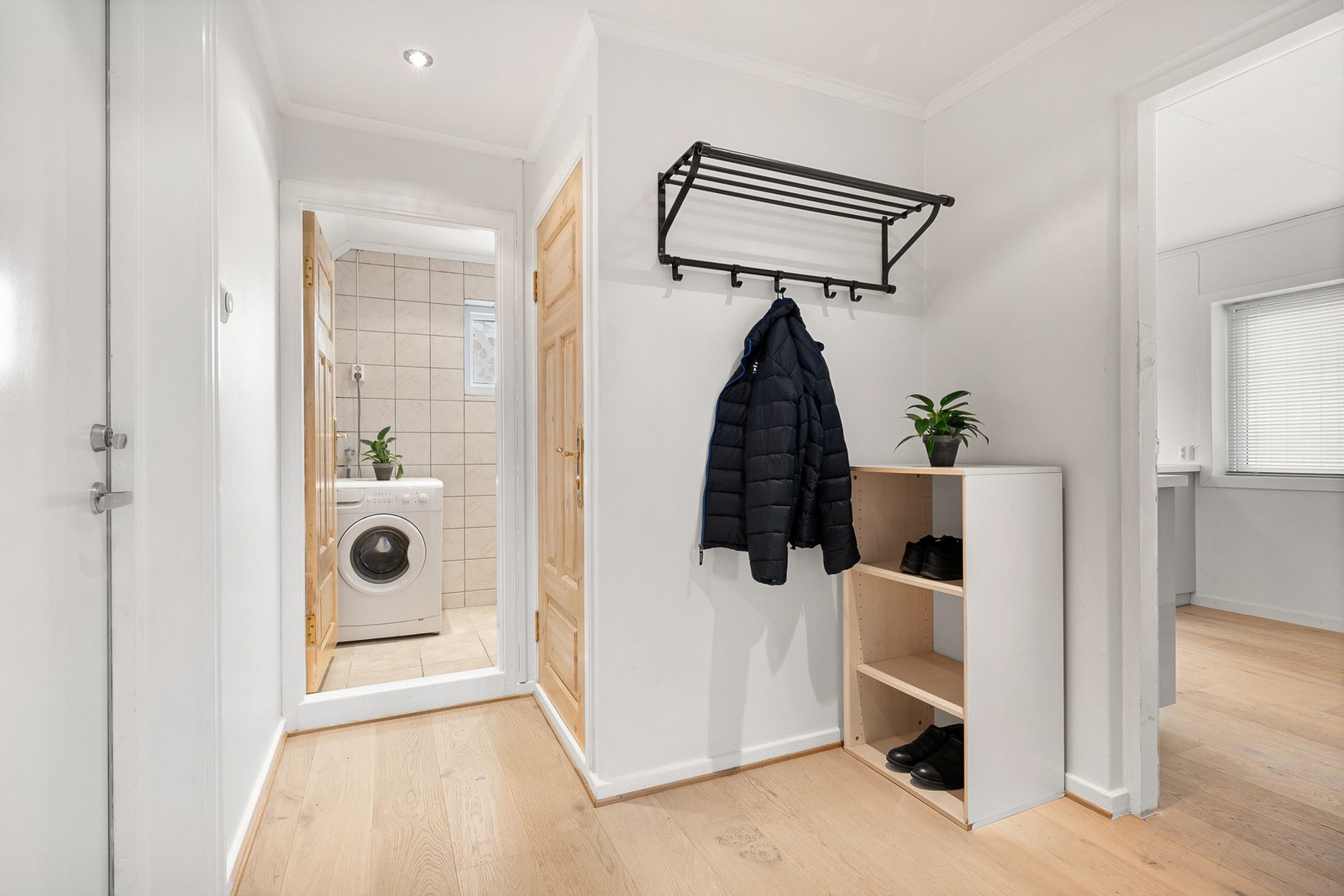 Sikringsskap i leiligheten er skiftet i 2006 og har automatsikringer. Galleribilde