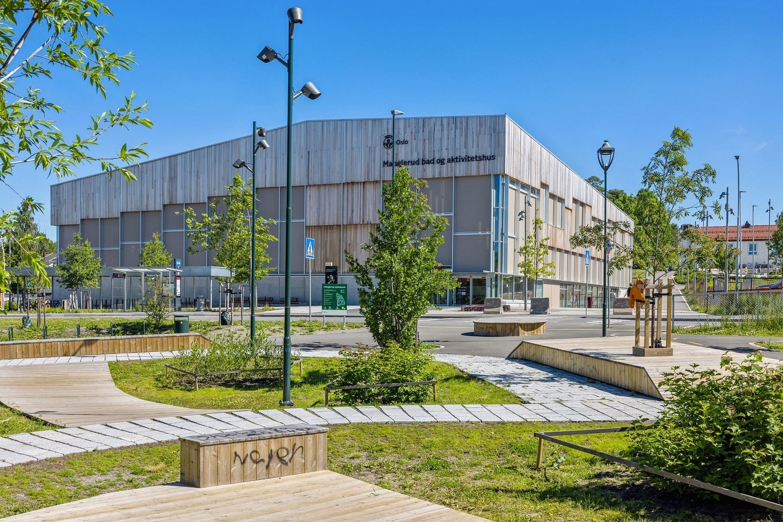 Manglerud bad er et moderne og populært bad til glede for store og små. Galleribilde