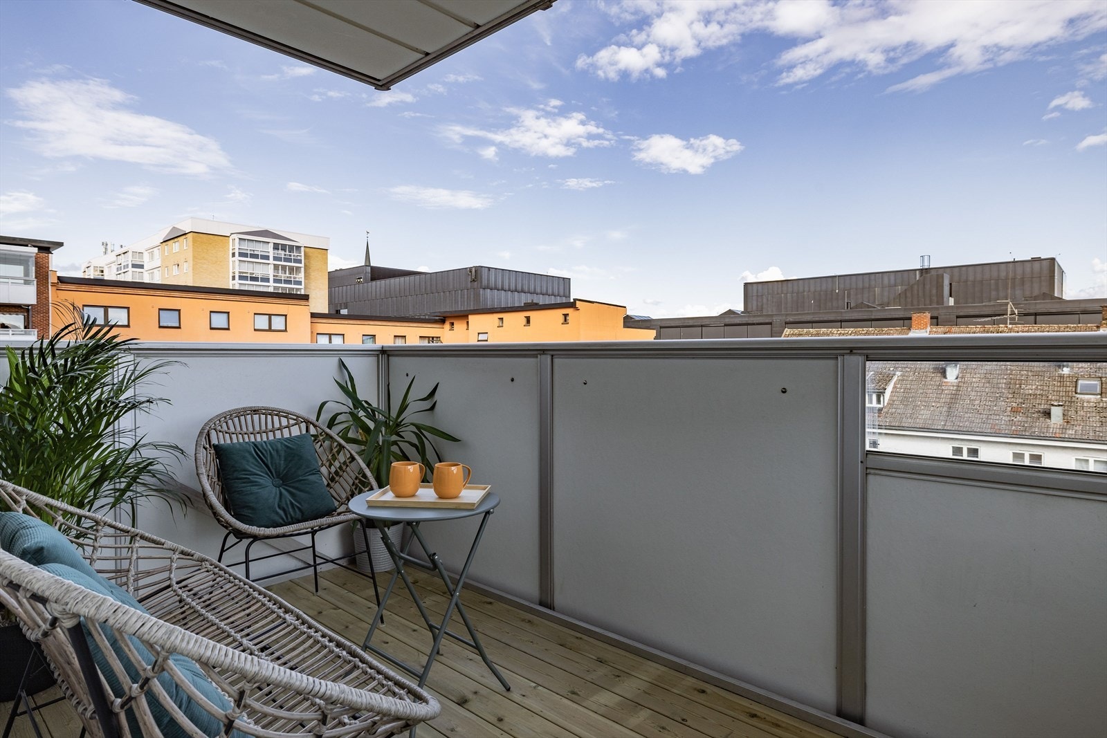 Herlig østvendt balkong på ca. 6m² med deilig morgensol. Galleribilde