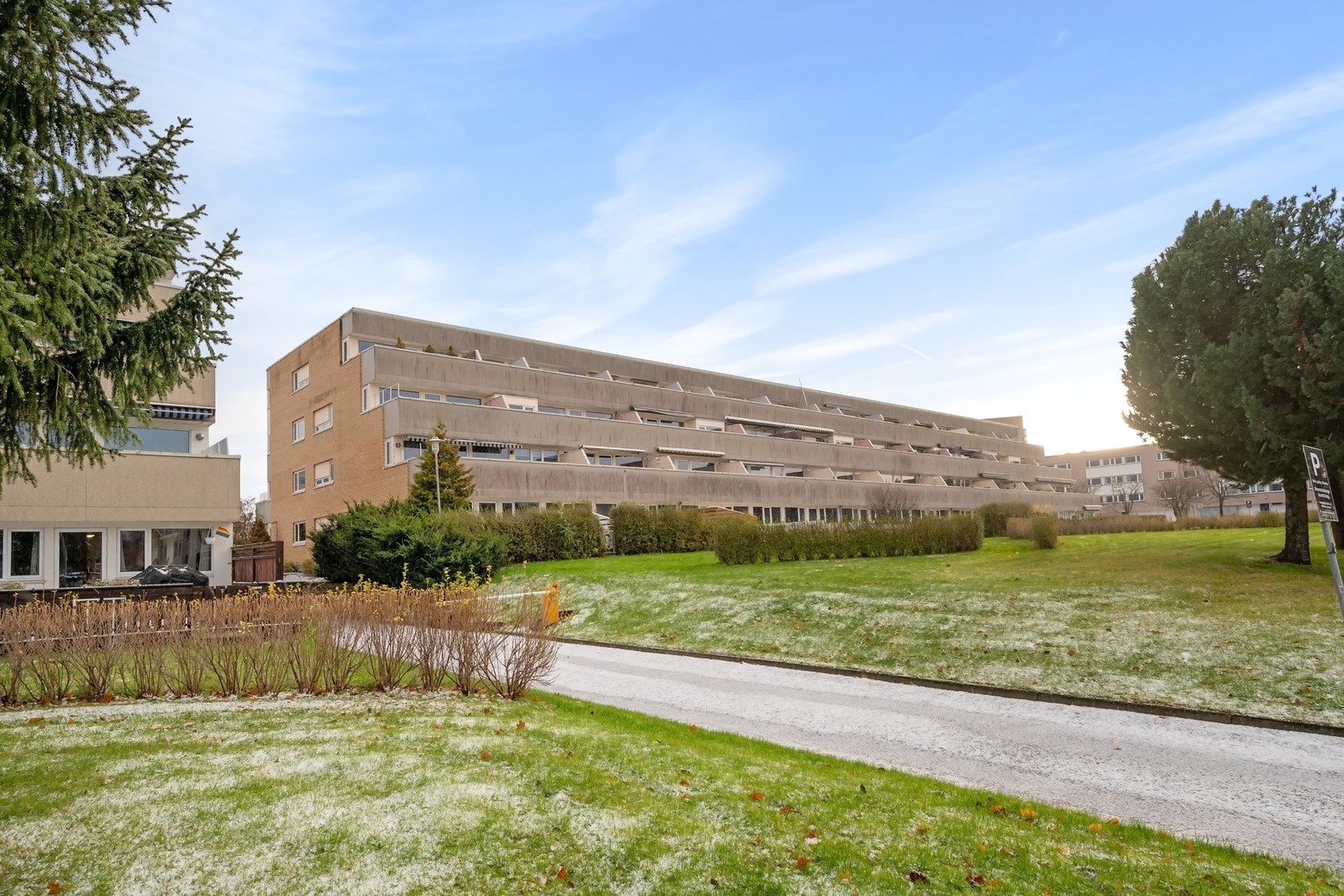 Det følger parkeringsplass i kjelleren. Galleribilde