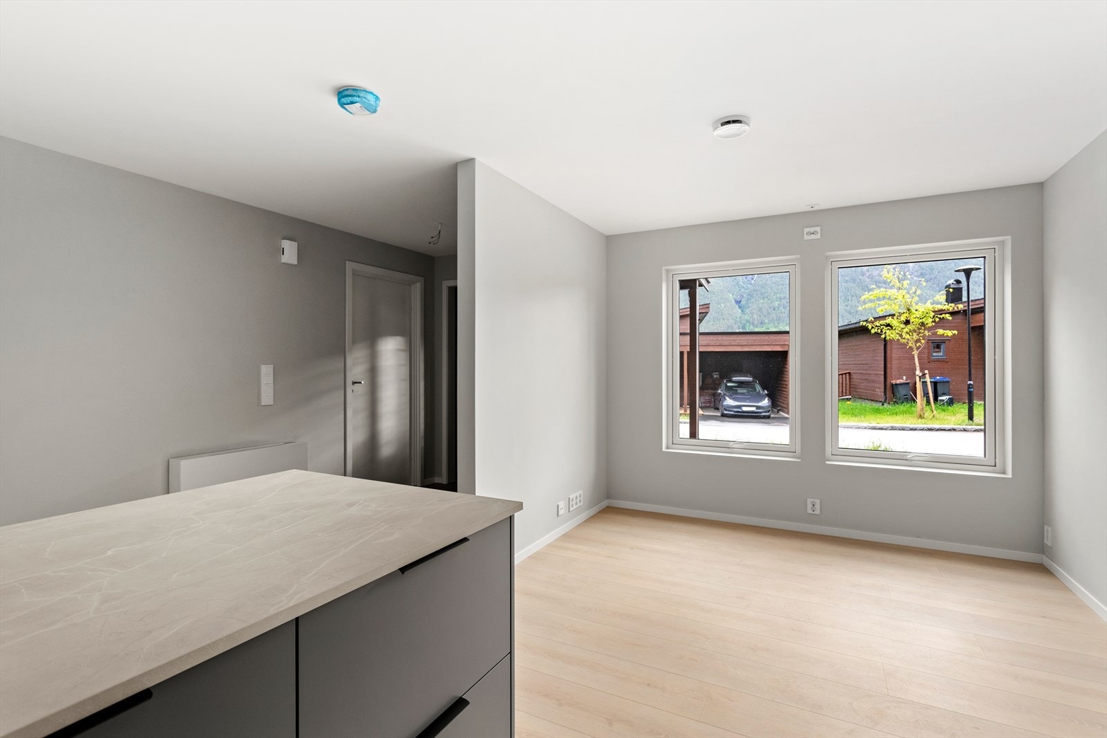 Stove og kjøkken er i open løysing. Galleribilde