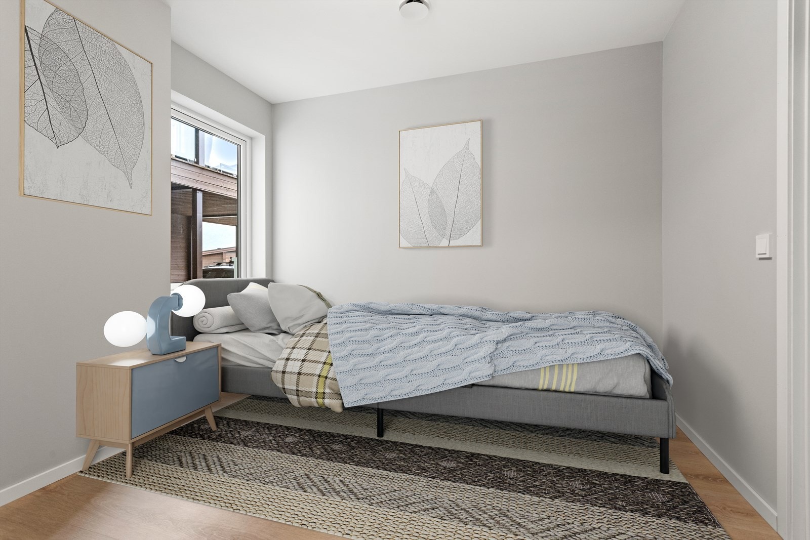 Sidan bustaden står tom er det redigert inn 3D-møblar for å vise korleis rommet ser ut møblert (pga. rommet ikkje har tilstrekkeleg dagslys er det ikkje godkjent som soverom). Galleribilde