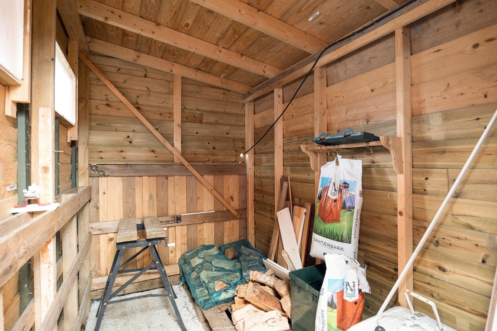 Ellers har man også en ekstern bod på baksiden av huset som måler 4 kvm. Galleribilde