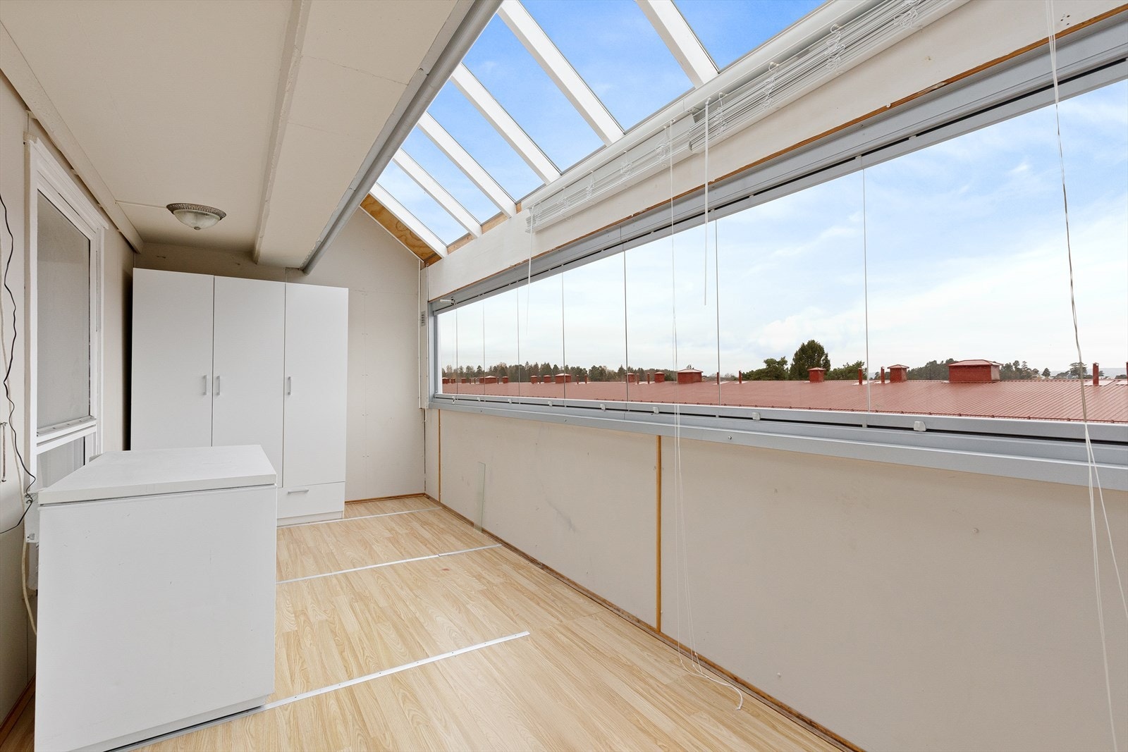 Innglasset balkong på ca. 10 kvm. Galleribilde