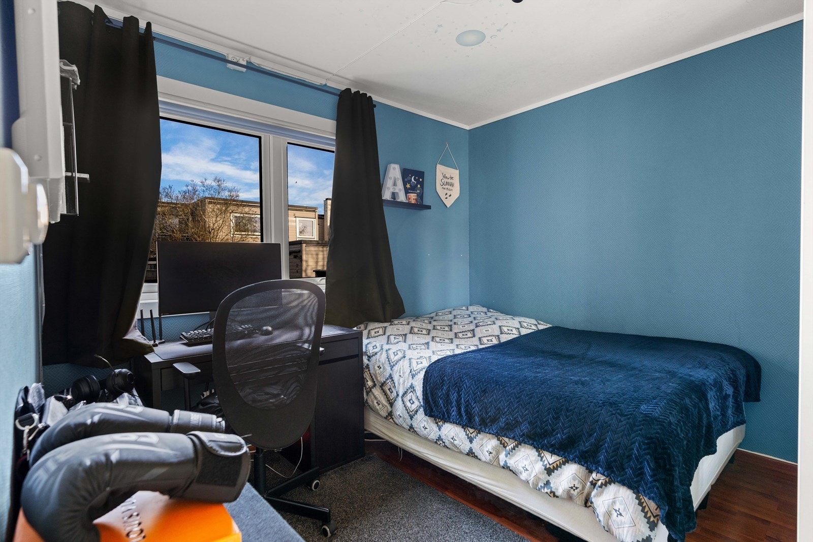 De store vinduene slipper inn rikelig med naturlig lys. Galleribilde