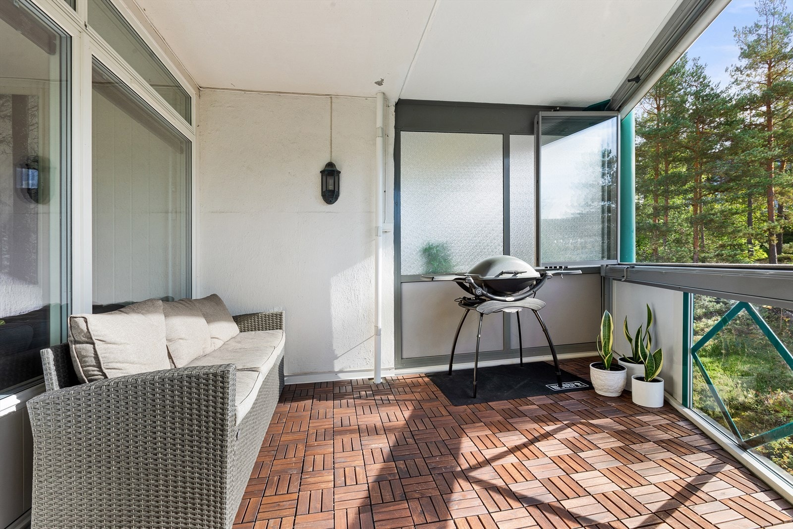 Her er det god plass til utemøblement m.m Galleribilde